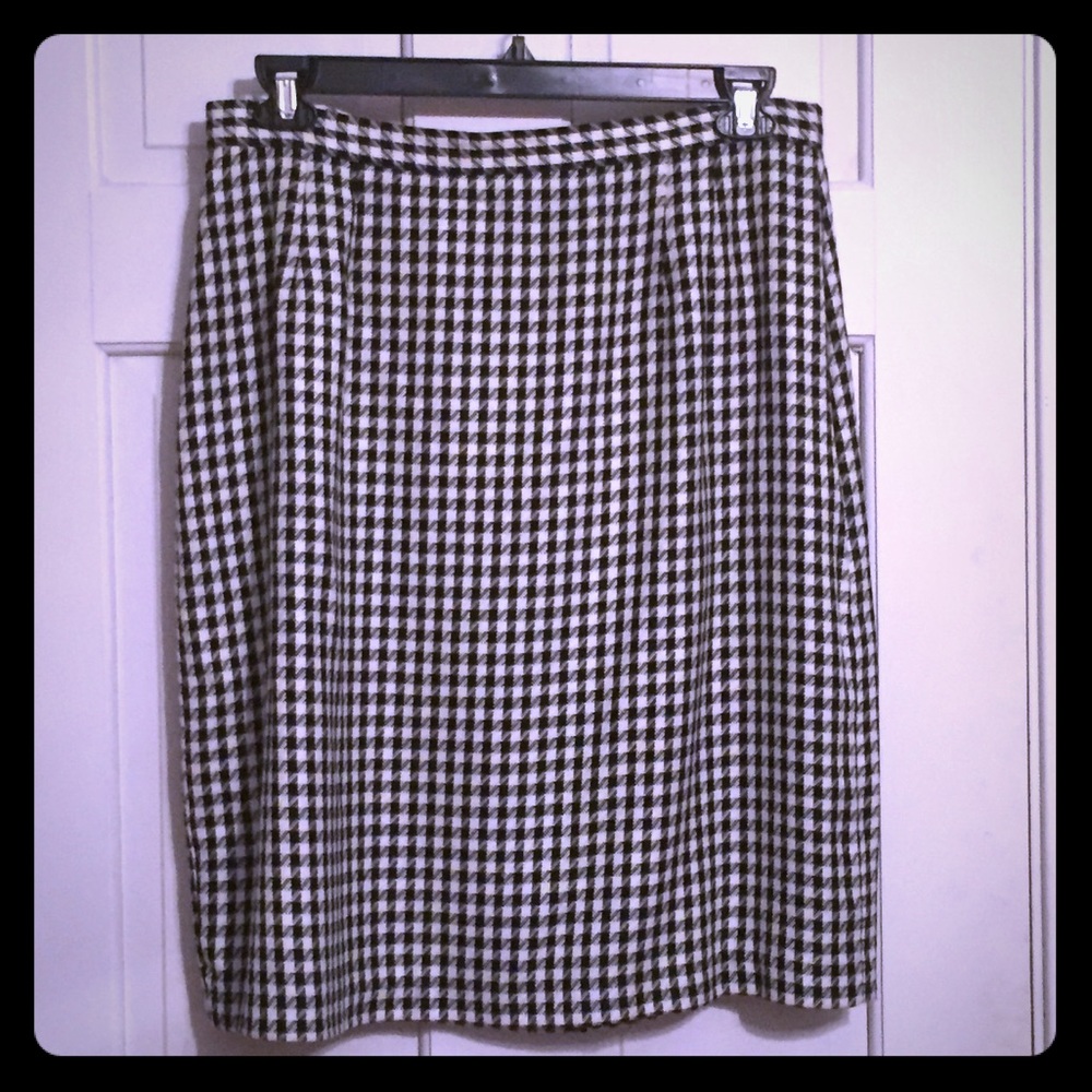 Jason Roberts black and white skirt